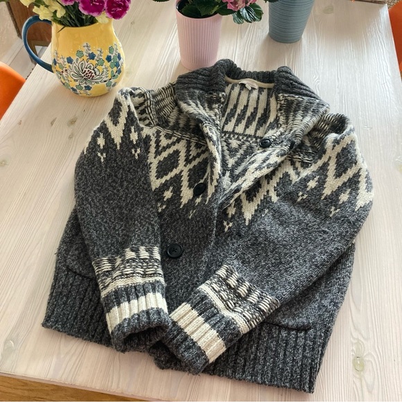 GAP Sweaters - Gap Cozy Gray and Cream Knit Cardigan